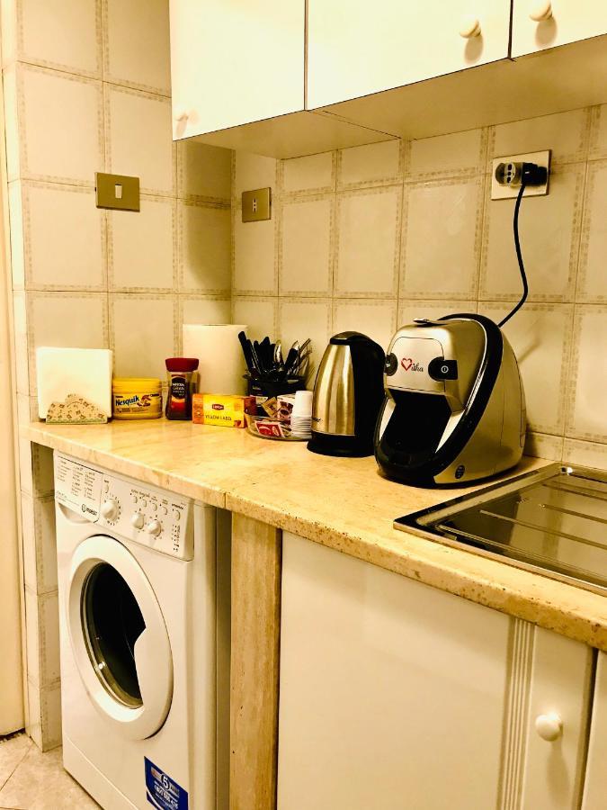 4 Bed Rooms Luxury Apartment Near Colosseum Rome Exterior photo